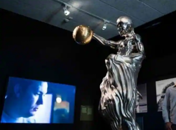 Patung Al pertama di dunia 'The Impossible Statue', ditampilkan di Museum Tekniska di Stockholm pada 8 Juni 2023 /AFP