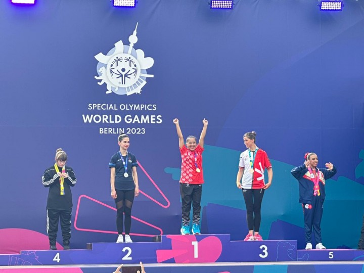 Putri Pensiunan PTPN V Raih Medali Emas Special Olympics Jerman