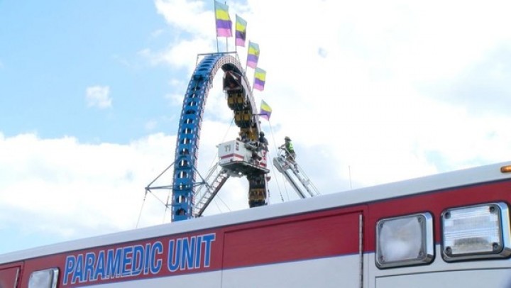 Ngeri! penumpang Roller Coaster Terbalik Berjam-jam usai Wahan Mendadak Berhenti. (detik.com/Foto)