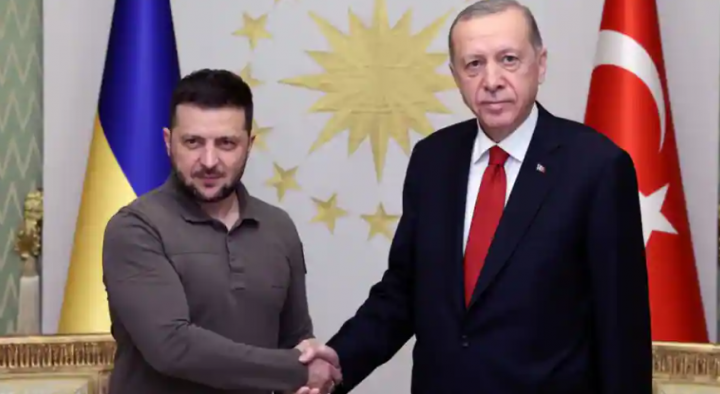 Zelensky bersama presiden Turki Recep Tayyip Erdogan /Reuters
