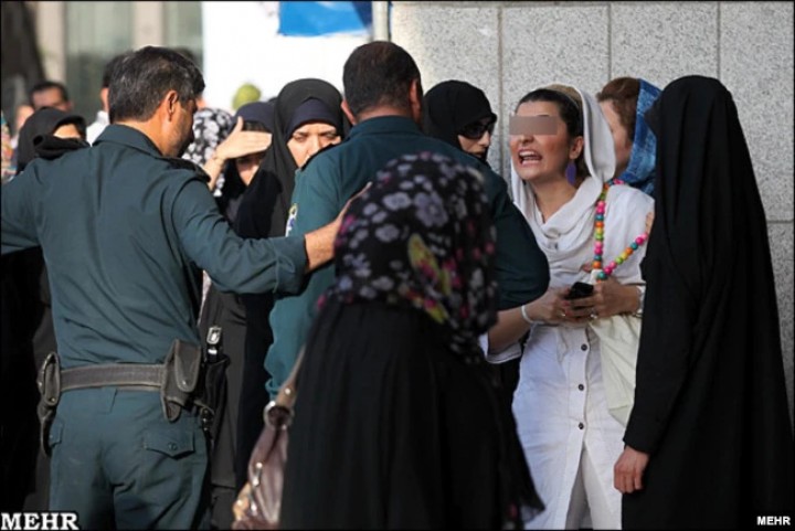Polisi Moral Iran Razia Besar-besaran, Tangkap Wanita yang Tak Berhijab. (Konteks.co.id/Foto)