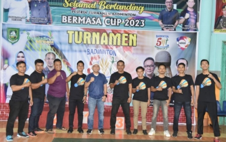 Pembukaan turnament badminton bermasa cup 2023