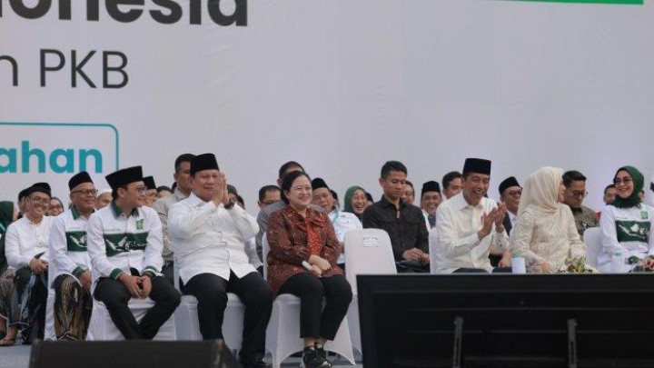 Partai Kebangkitan Bangsa (PKB) memberikan kursi spesial untuk Menteri Pertahanan Prabowo Subianto saat Peringatan Hari Lahir ke-25 PKB di Stadion Manahan, Solo, Minggu, 23 Juli 2023. Sumber: Tribunnews.com