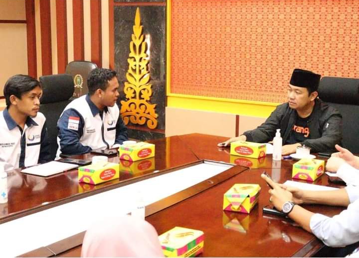 Ketua DPRD Riau Yulisman menerima kunjungan BEM UNRI 