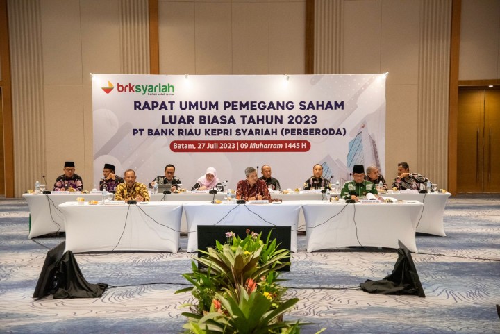 RUPS-LB Bank Riau Kepri Syariah yang berlangsung di Kota Batam