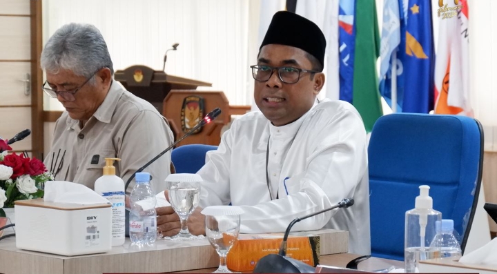 Ketua KPU Riau Ilham Muhammad Yasir saat rapat koordinasi DPTb jelang pemilu 2024