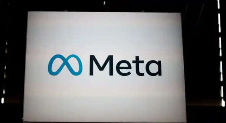 Logo Meta terlihat di Viva Technology /Reuters