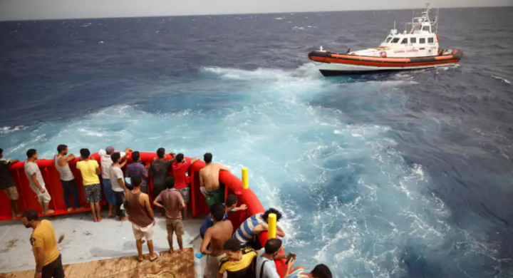 Sebuah laporan oleh kantor berita Ansa, mengutip laporan para penyintas, mengatakan bahwa dua kapal migran telah berangkat dari pelabuhan kota Sfax Tunisia dan tenggelam pada hari Sabtu dalam perjalanan mereka ke Eropa /Reuters
