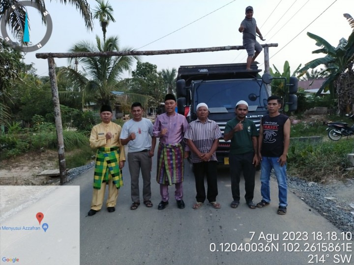 Warga Protes Dishub Pelalawan Pasang Portal Kayu di Jalan Desa Tanjung Air Hitam