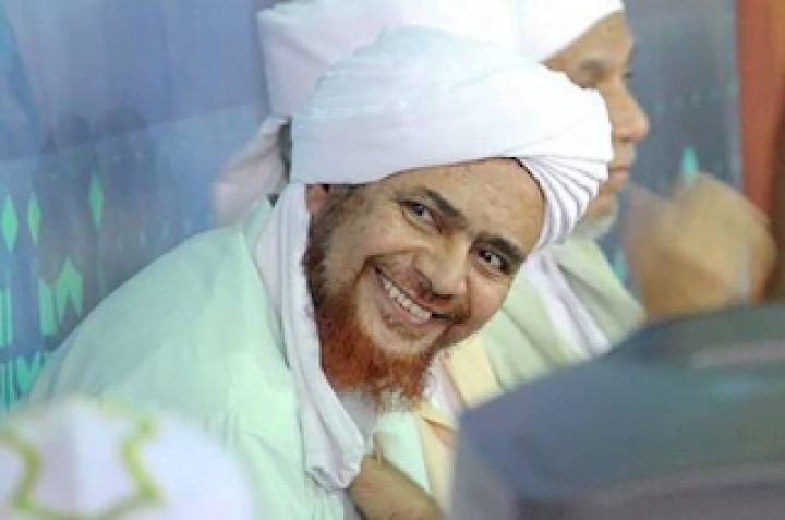 Habib Umar bin Hafidz. Sumber: Avesiar