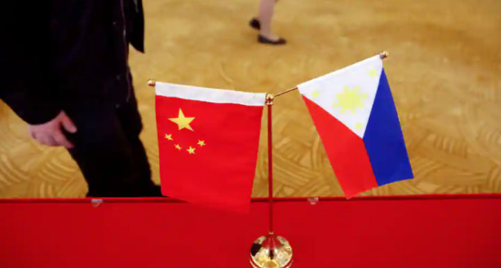 Filipina pada hari Minggu (6 Agustus), menuduh China menembakkan meriam air ke salah satu kapalnya di Laut China Selatan yang disengketakan /Reuters