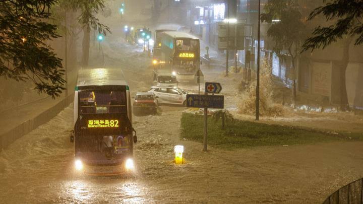 Hongkong Alami Banjir Bandang