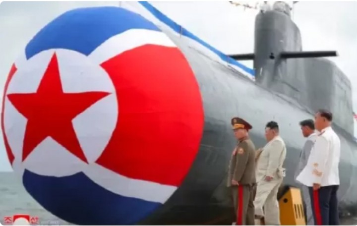 Kim Jong Un Luncurkan Kapal Selam Serangan Nuklir Taktis Baru 