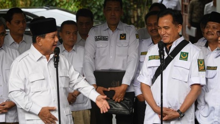 Ketum Gerindra Prabowo Subianto dan Ketum PBB Yusril Ihza Mahendra. Sumber: cnnindonesia.com