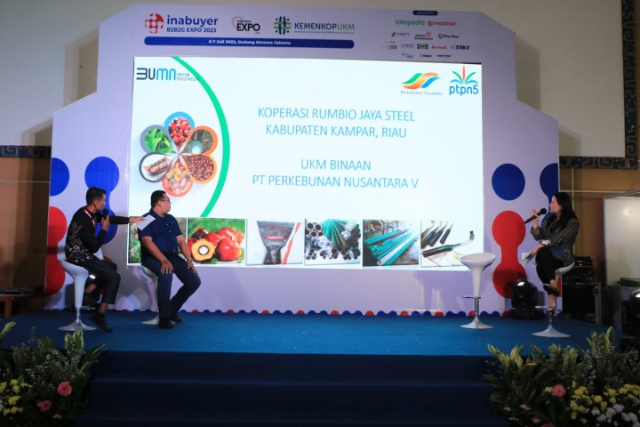 Koperasi Rumbio Jaya Steel saat tampil di INABUYER 2023 beberapa waktu lalu. PTPN Group melalui anak perusahaannya, PTPN V terus mendorong UMKM binaannya untuk tumbuh dan berkembang sebagai bagian dari penguatan ekonomi masyarakat