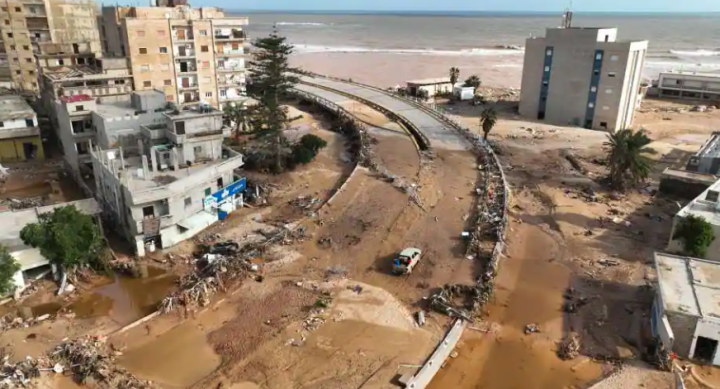 Gambar menunjukkan jejak kehancuran yang ditinggalkan banjir besar di Derna Libya /Twitter