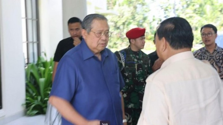 Susilo Bambang Yudhoyono (SBY) memberikan dukungan pada bacapres Prabowo Subianto. Sumber: detik.com
