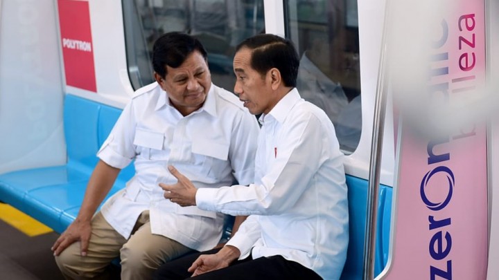 Menhan Prabowo Naik Kereta Cepat Bareng Presiden Jokowi, Ngobrol Soal Politik?. (BBC/Tangkapan Layar)