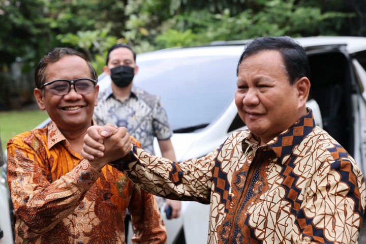 Menteri Pertahanan Prabowo Subianto dan Menkopolhukam Mahfud MD. Sumber: Fraksi Gerindra