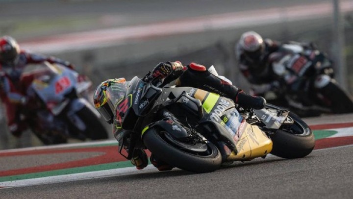 Bezzecchi Menang kalahkan Jorge Marthin di MotoGP India, Bagnaia Harus Terjatuh. (detik.com/Foto)