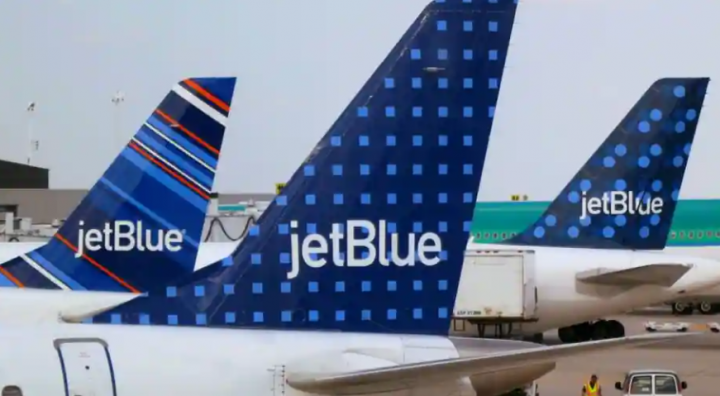 Gambar perwakilan pesawat JetBlue /Reuters