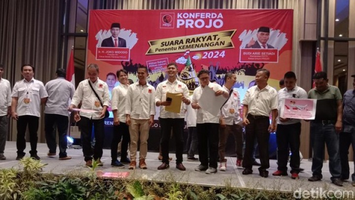 Projo Deklarasi Dukung Cawapres Inisial 'P', Prabowo Ikut Hadir. (detik.com)