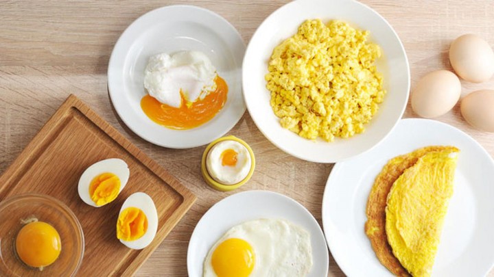 Keseringan Makan Telur Bisa Bikin Kolesterol Tinggi, Mitos atau Fakta?. (bola.com/Foto)