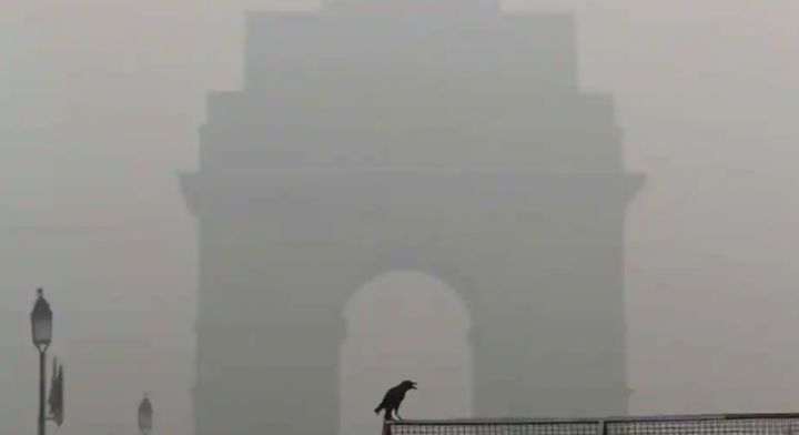 Polusi udara dalam ruangan di ibu kota negara (ditunjukkan pada gambar) mencapai tingkat yang mengkhawatirkan /Reuters