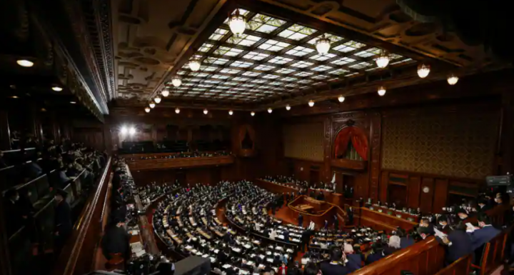 Pandangan umum menunjukkan sesi parlemen di Majelis Rendah Parlemen di Tokyo, Jepang /Reuters