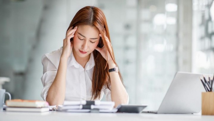 8 Penyebab Sakit Kepala Terus-menerus dan Penanganannya
