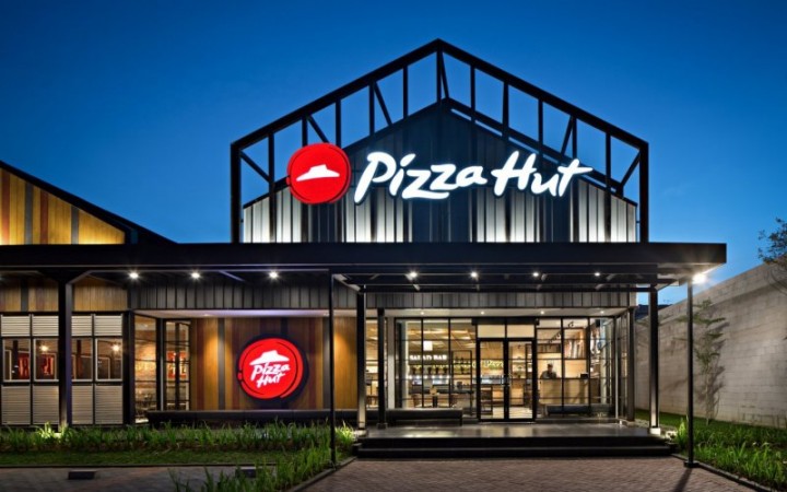Pizza Hut Indonesia Buak Suara Dampak Besar Aksi Boikot Produk Pro Israel, Singgung Nama JK. (X/Foto)