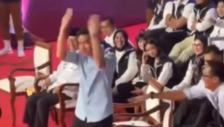 Gibran Provokasi Pendukung saat Debat Panas Prabowo-Anies di KPU, TKN: Oh Berujung Teguran?. (X/Foto)