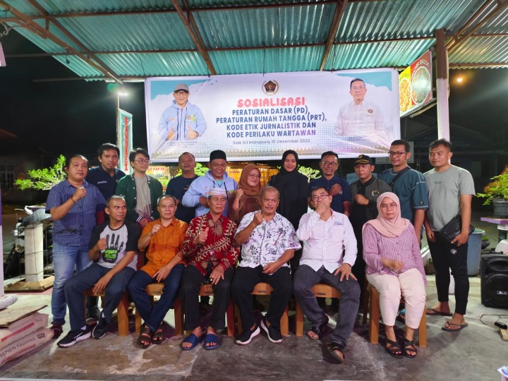 Ketua PWI Provinsi Riau Raja Isyam Sosialisasikan PD PRT Baru Kepada PWI Siak