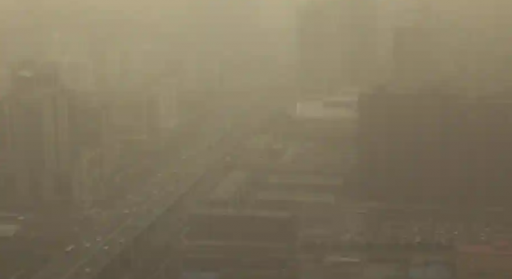 Episode kabut asap yang sering terjadi pada Februari dan Maret tahun ini meningkatkan konsentrasi PM2.5 China ke titik tertinggi tahun ini pada Maret ini, kata CREA dalam studinya /Reuters