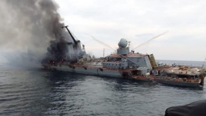 Rusia Kebobolan! Ukraina Klaim Hancurkan Kapal Perang Putin di Krimea. (Screenshot/BBC)