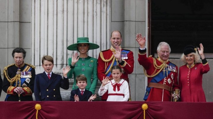 Kerajaan Inggris Disorot, Raja Charles III dan Kate Middleton Barengan Masuk RS  