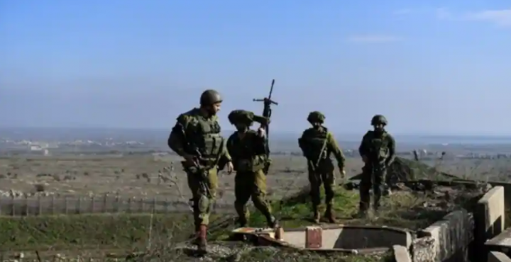Posisi Israel di dekat perbatasan Dataran Tinggi Golan dengan Suriah /Reuters