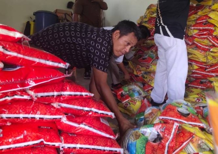 Bupati Kampar Apresiasi Kepedulian PalmCo Regional 3 Salurkan 1,4 Ton Sembako Korban Banjir
