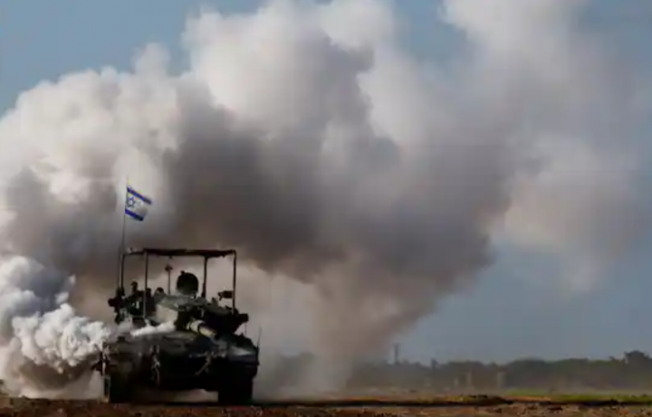 Sebuah manuver tank Israel di dekat perbatasan Israel-Gaza, di tengah konflik yang sedang berlangsung pada 24 Januari 2024 /Reuters