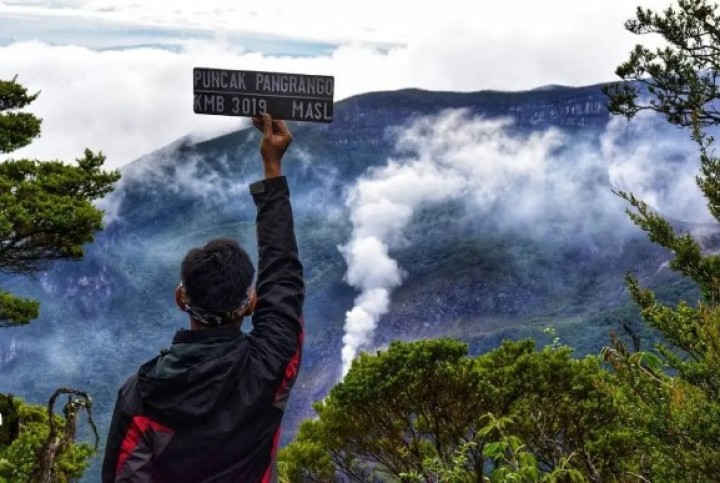 BPBD Bogor Sebut 13 Pendaki Tersesat Naik ke Gunung Pangrango Lewat Jalur Ilegal. (Tangkapan Layar/Traveloka)