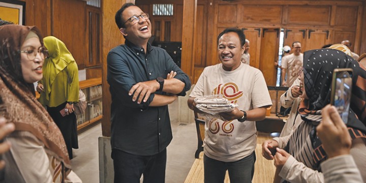 Calon Presiden Nomor Urut 1 Anies Baswedan reuni dengan teman SMA. Sumber: Indopos
