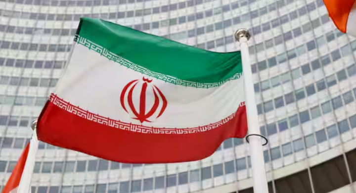 Bendera Iran /Reuters