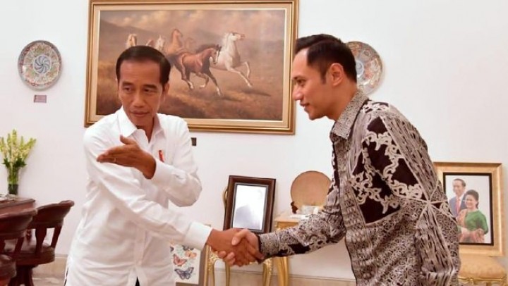 Presiden RI Joko Widodo dan Ketum Demokrat Agus Harimurti Yudhoyono (AHY). Sumber: CNBC