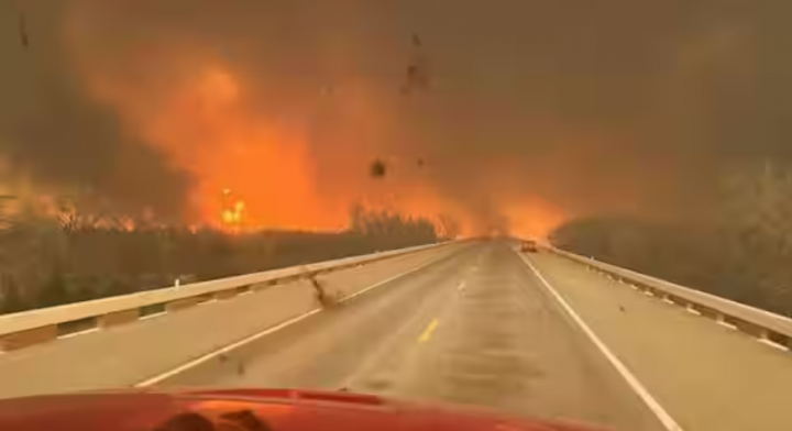 Api terlihat membakar di Texas /net