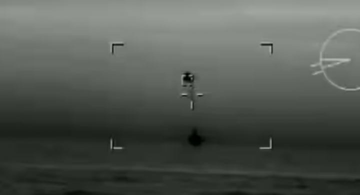 Inggris klaim kapal perangnya jatuhkan 2 drone Houthi /Reuters