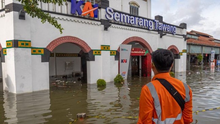 Akibat Cuaca Ekstrem, Kota Semarang Dikepung Banjir, Begini Kata BMKG. (X/Foto)
