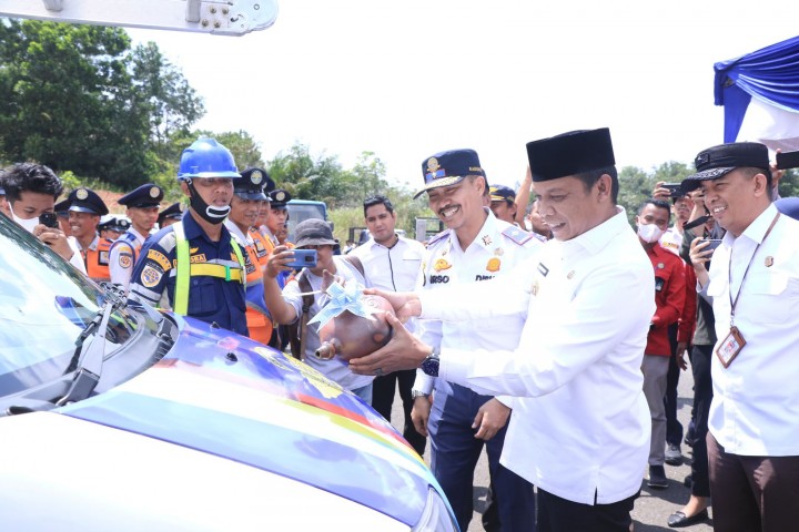 Pj Walikota Launching Mobil Layanan Cepat LPJU dan Bus TMP Gratis Bagi ASN.