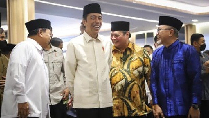 Presiden RI Joko Widodo besarta koalisinya. Sumber: CNN Indonesia