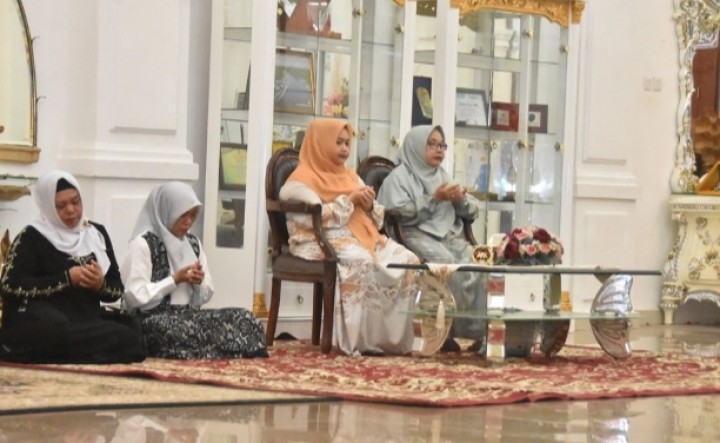 Bupati Kasmarni Khatam Bersama Para Santri Penghafal Qur'an di Bengkalis