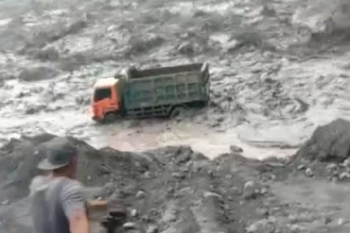 3 Orang Meninggal Akibat Banjir Lahar Dingin Gunung Semeru 